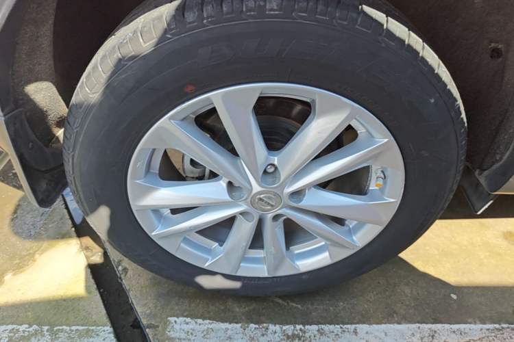 Used Nissan Qashqai 2016 2.0L CVT Elite Edition Exterior 5