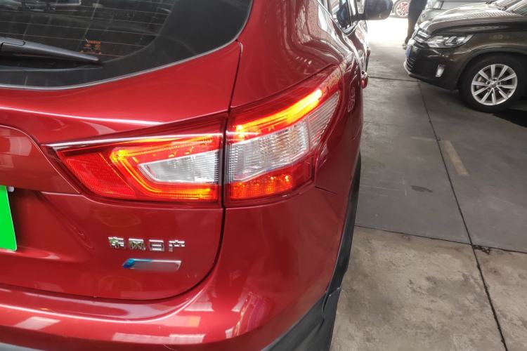 Used Nissan Qashqai 2016 2.0L CVT Elite Edition Exterior 6