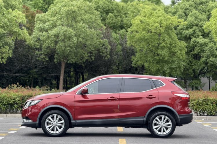 Used Nissan Qashqai 2016 2.0L CVT Elite Edition Exterior 6