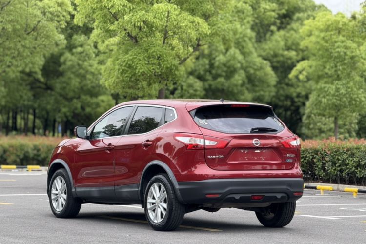 Used Nissan Qashqai 2016 2.0L CVT Elite Edition Exterior 8