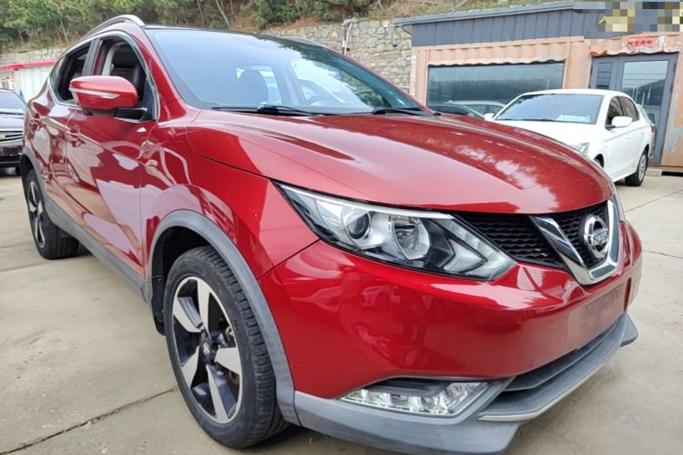 Used Nissan Qashqai 2016 2.0L CVT Luxury Edition Front Right 45 Deg