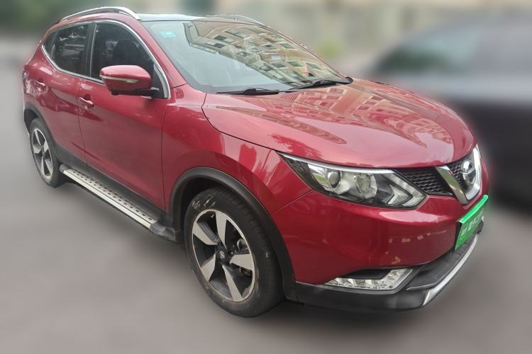 Used Nissan Qashqai 2016 2.0L CVT Luxury Edition Front Right 45 Deg