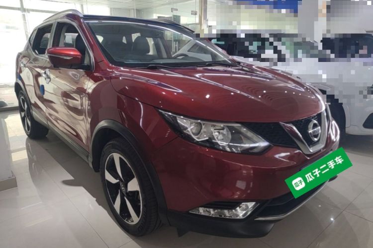 Used Nissan Qashqai 2016 2.0L CVT Deluxe Edition Front Right 45 Deg