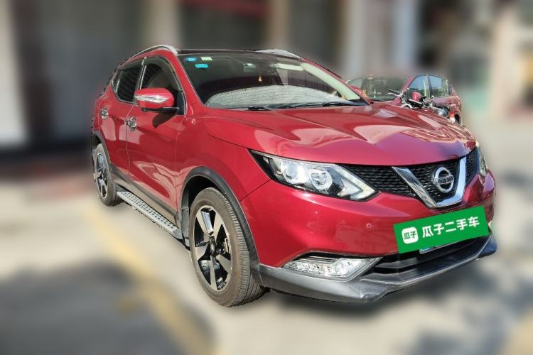 Used Nissan Qashqai 2016 2.0L CVT Luxury Edition Front Right 45 Deg