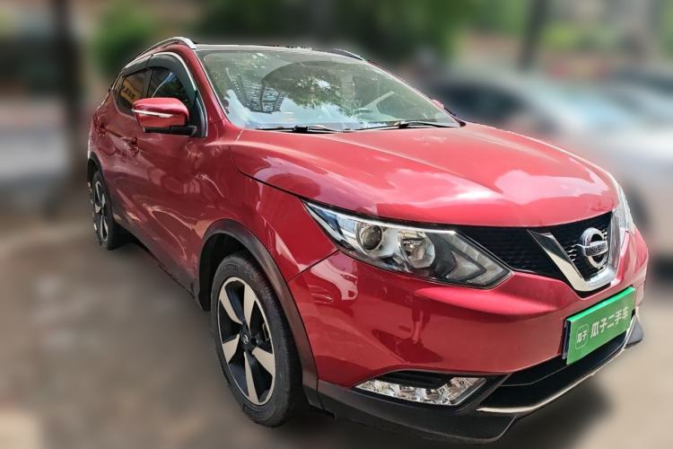Used Nissan Qashqai 2016 2.0L CVT Luxury Edition Front Right 45 Deg