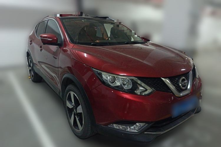 Used Nissan Qashqai 2016 2.0L CVT Luxury Edition Front Right 45 Deg