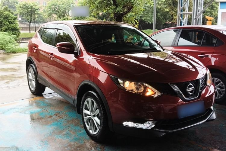 Used Nissan Qashqai 2016 2.0L CVT Elite Edition Front Right 45 Deg