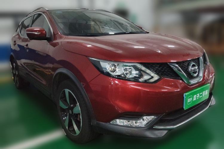 Used Nissan Qashqai 2016 2.0L CVT Luxury Edition Front Right 45 Deg