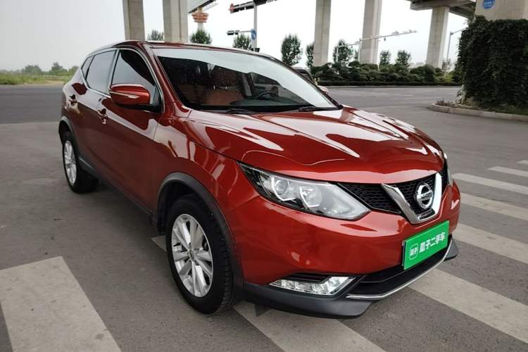 Used Nissan Qashqai 2016 2.0L CVT Elite Edition Front Right 45 Deg