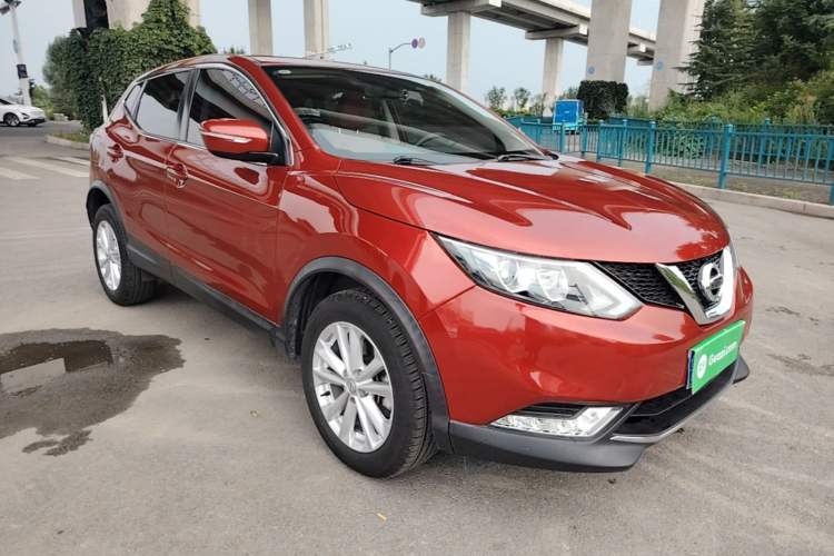 Used Nissan Qashqai 2016 2.0L CVT Elite Edition Front Right 45 Deg