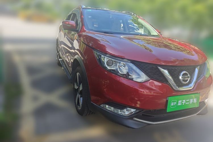Used Nissan Qashqai 2016 2.0L CVT Luxury Edition Front Right 45 Deg