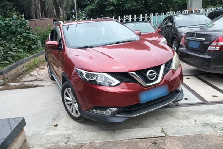 Used Nissan Qashqai 2016 2.0L CVT Elite Edition Front Right 45 Deg