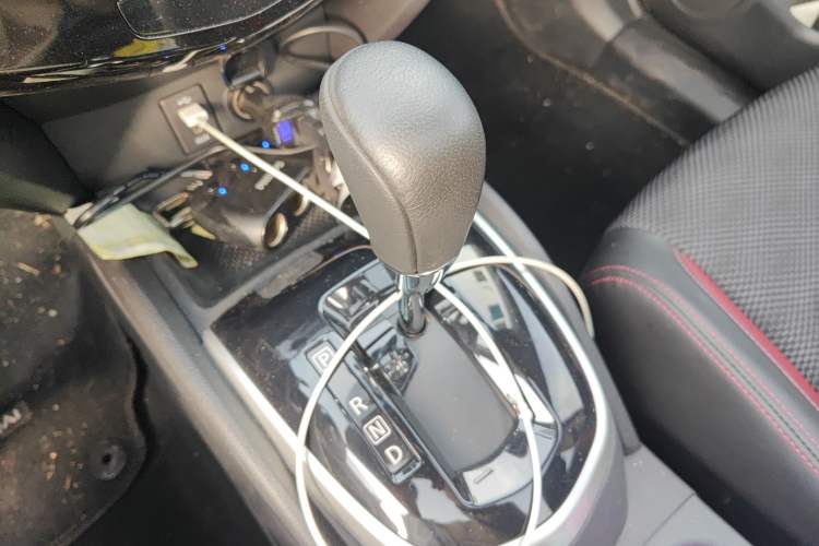 Used Nissan Qashqai 2016 2.0L CVT Luxury Edition Gear Lever
