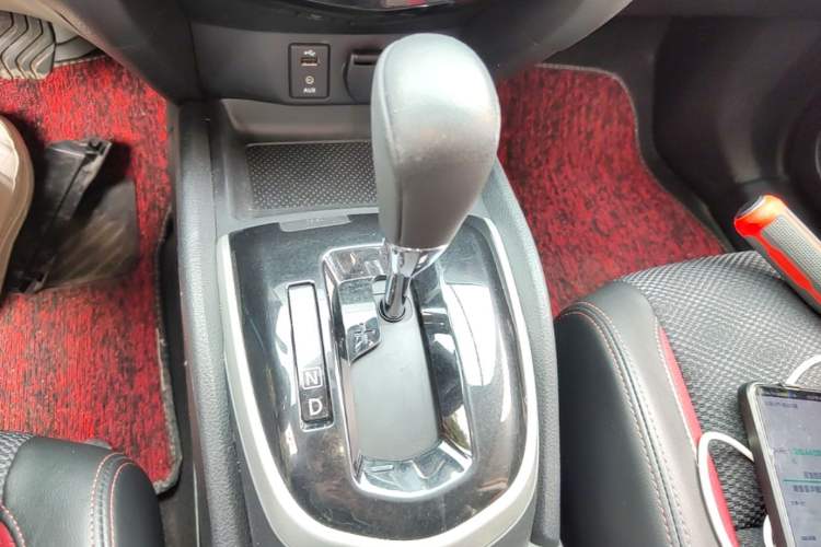 Used Nissan Qashqai 2016 2.0L CVT Luxury Edition Gear Lever