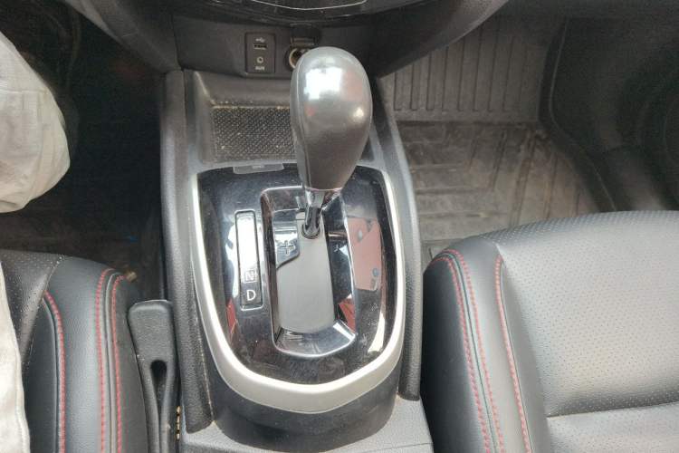 Used Nissan Qashqai 2016 2.0L CVT Elite Edition Gear Lever