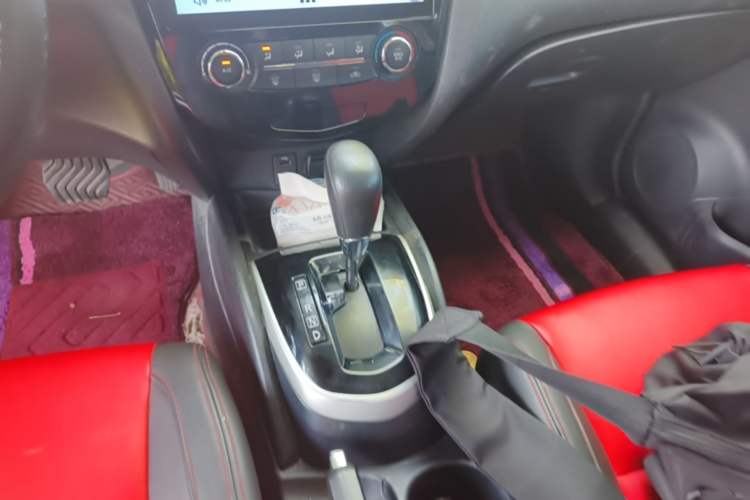 Used Nissan Qashqai 2016 2.0L CVT Elite Edition Gear Lever