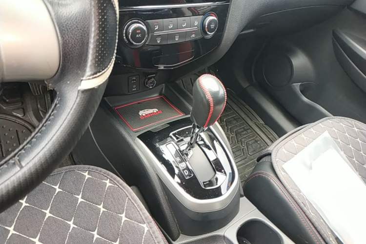 Used Nissan Qashqai 2016 2.0L CVT Leading Edition Gear Lever
