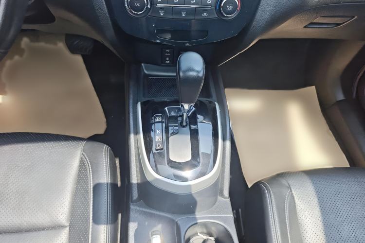 Used Nissan Qashqai 2016 2.0L CVT Deluxe Edition Gear Lever