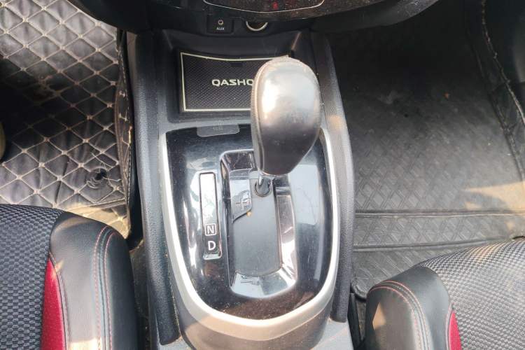 Used Nissan Qashqai 2016 2.0L CVT Luxury Edition Gear Lever
