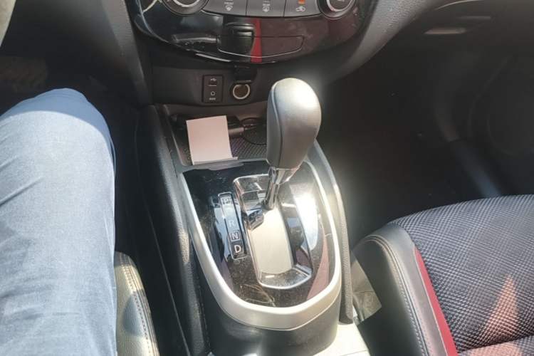 Used Nissan Qashqai 2016 2.0L CVT Luxury Edition Gear Lever
