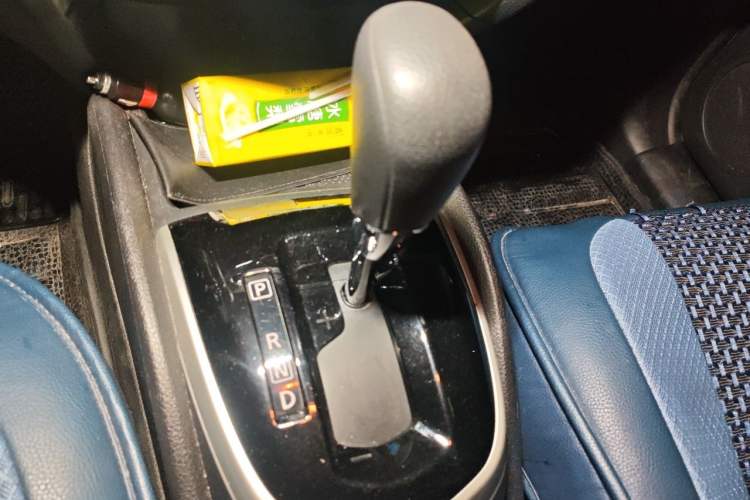 Used Nissan Qashqai 2016 2.0L CVT Elite Edition Gear Lever