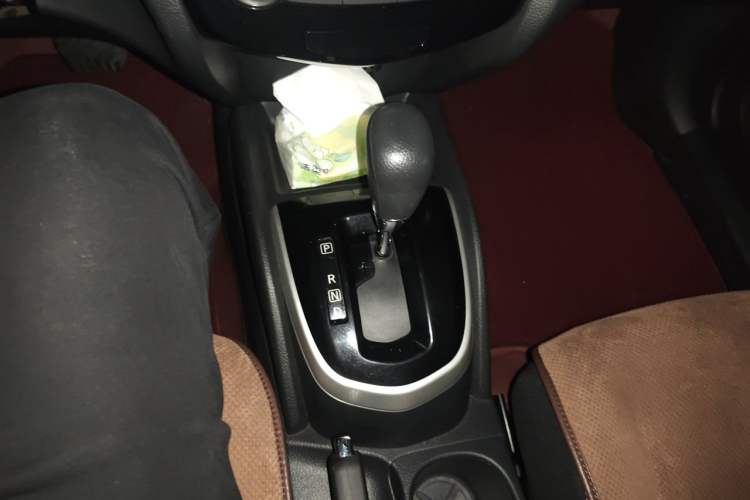 Used Nissan Qashqai 2016 2.0L CVT Elite Edition Gear Lever