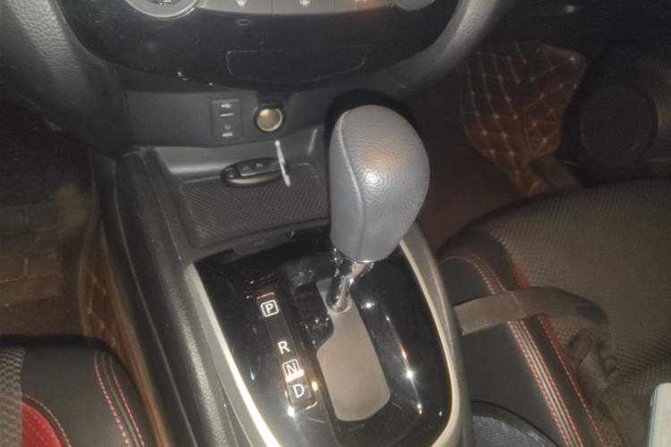 Used Nissan Qashqai 2016 2.0L CVT Luxury Edition Gear Lever