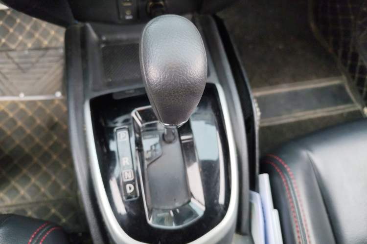 Used Nissan Qashqai 2016 2.0L CVT Elite Edition Gear Lever