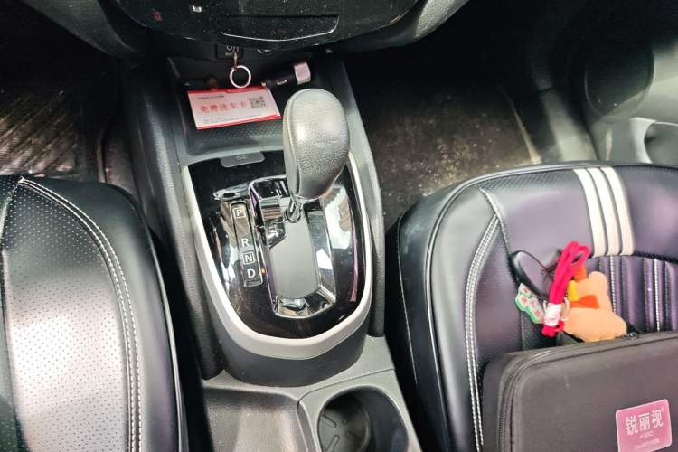 Used Nissan Qashqai 2016 2.0L CVT Luxury Edition Gear Lever