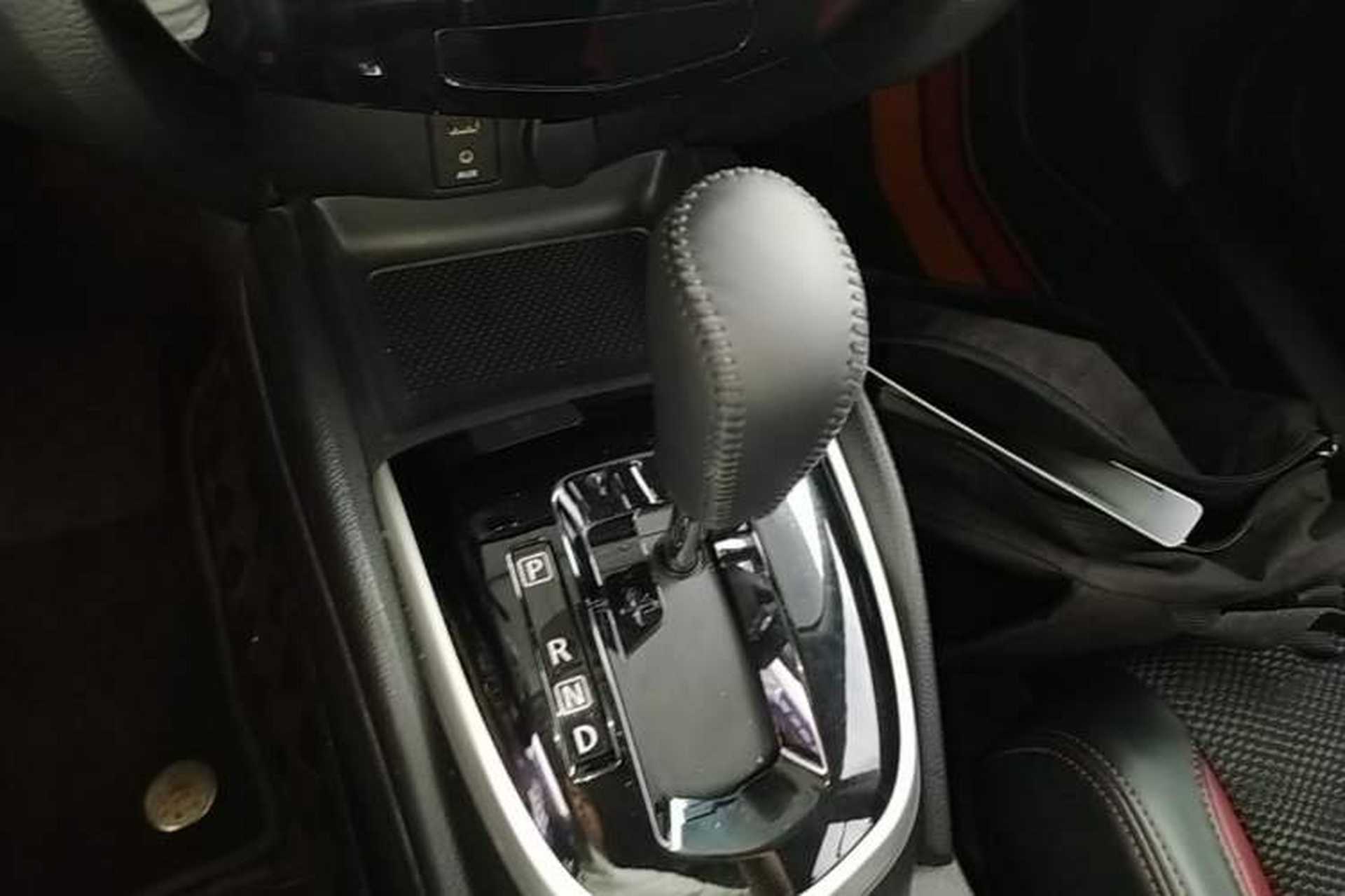 Used Nissan Qashqai 2016 2.0L CVT Luxury Edition Gear Lever