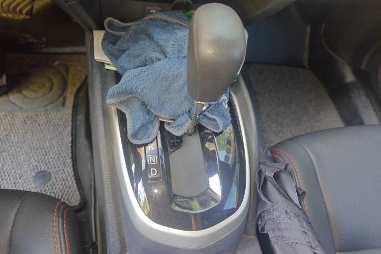 Used Nissan Qashqai 2016 2.0L CVT Elite Edition Gear Lever