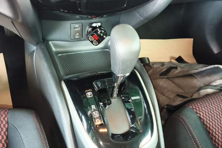 Used Nissan Qashqai 2016 2.0L CVT Elite Edition Gear Lever