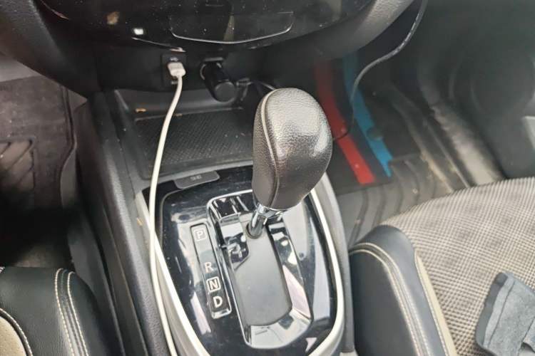 Used Nissan Qashqai 2016 2.0L CVT Luxury Edition Gear Lever