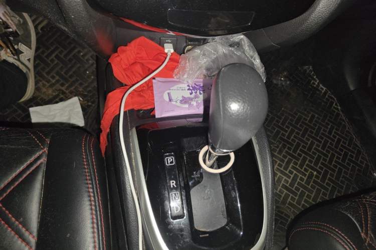 Used Nissan Qashqai 2016 2.0L CVT Elite Edition Gear Lever