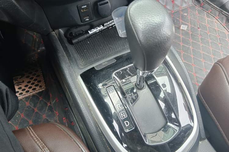 Used Nissan Qashqai 2016 2.0L CVT Elite Edition Gear Lever