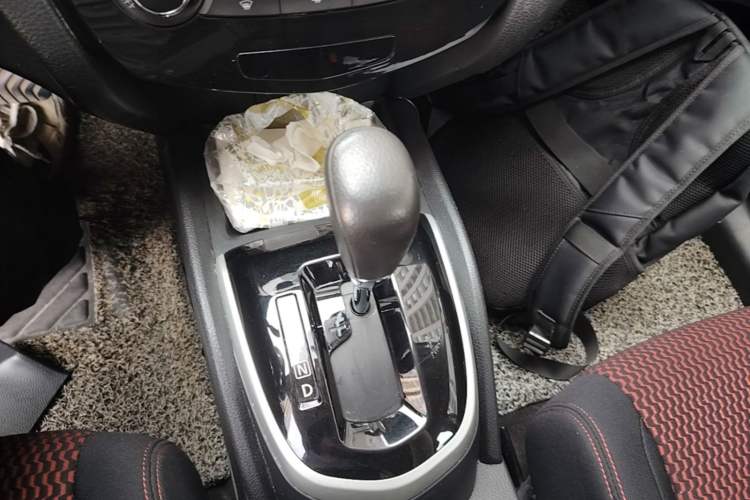 Used Nissan Qashqai 2016 2.0L CVT Elite Edition Gear Lever