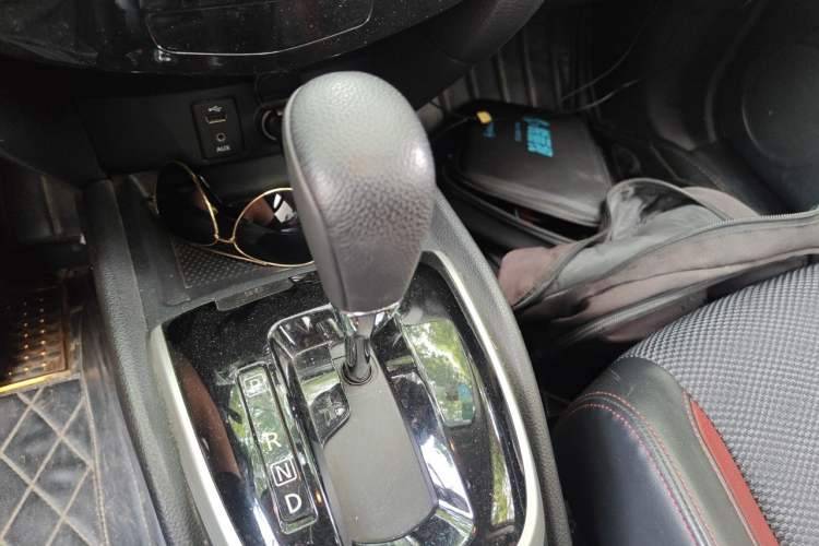 Used Nissan Qashqai 2016 2.0L CVT Luxury Edition Gear Lever
