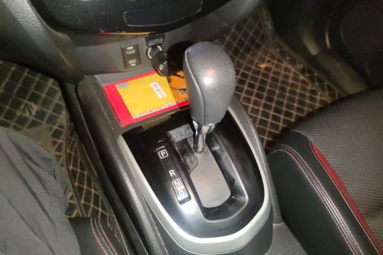 Used Nissan Qashqai 2016 2.0L CVT Luxury Edition Gear Lever