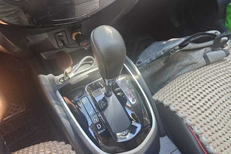 Used Nissan Qashqai 2016 2.0L CVT Luxury Edition Gear Lever