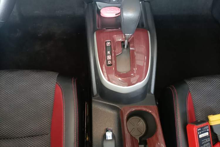 Used Nissan Qashqai 2016 2.0L CVT Luxury Edition Gear Lever