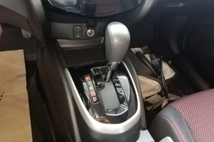 Used Nissan Qashqai 2016 2.0L CVT Elite Edition Gear Lever