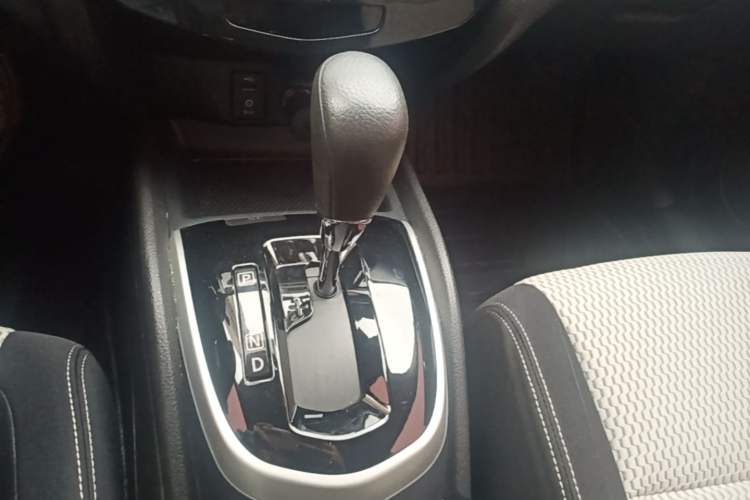 Used Nissan Qashqai 2016 2.0L CVT Elite Edition Gear Lever