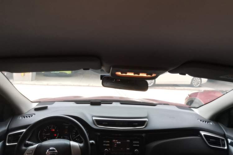 Used Nissan Qashqai 2016 2.0L CVT Elite Edition Headliner
