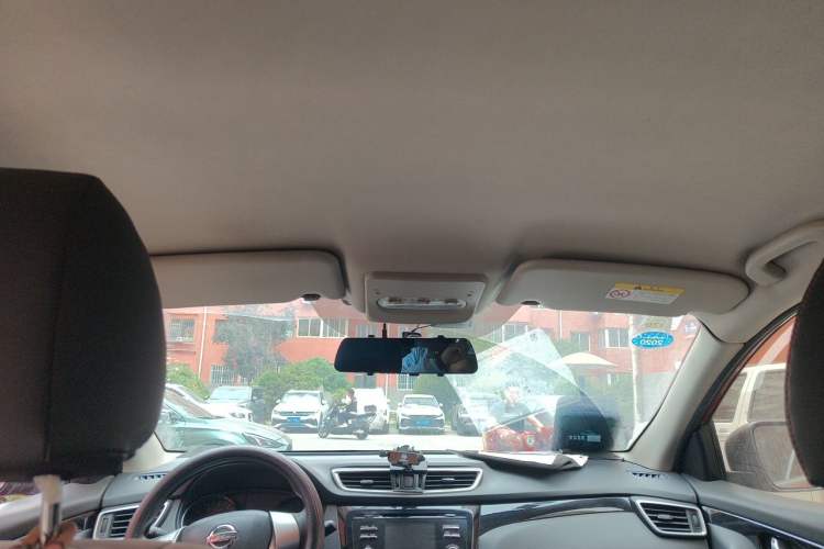 Used Nissan Qashqai 2016 2.0L CVT Elite Edition Headliner