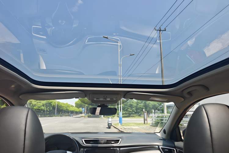 Used Nissan Qashqai 2016 2.0L CVT Deluxe Edition Headliner