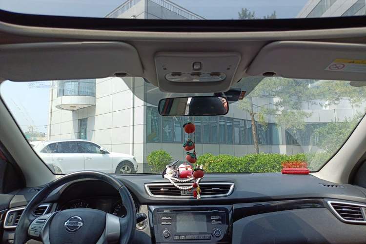 Used Nissan Qashqai 2016 2.0L CVT Luxury Edition Headliner
