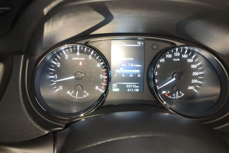 Used Nissan Qashqai 2016 2.0L CVT Elite Edition Instrument Cluster