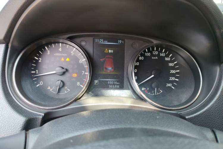 Used Nissan Qashqai 2016 2.0L CVT Elite Edition Instrument Cluster