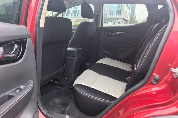 Used Nissan Qashqai 2016 2.0L CVT Elite Edition Interior 1