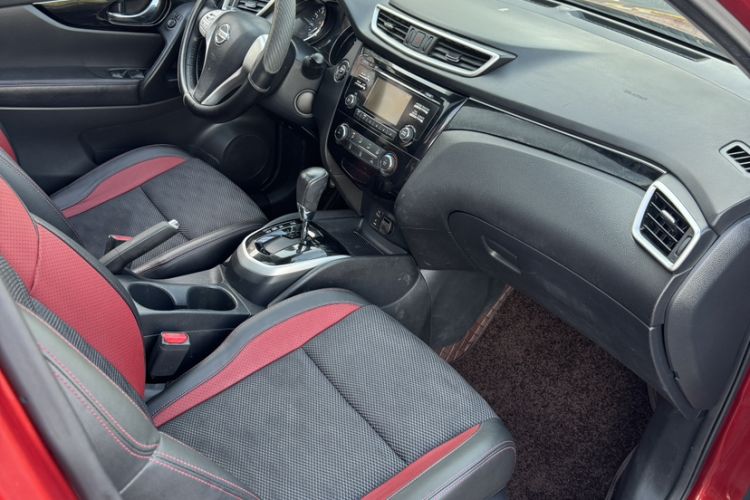 Used Nissan Qashqai 2016 2.0L CVT Luxury Edition Interior 3
